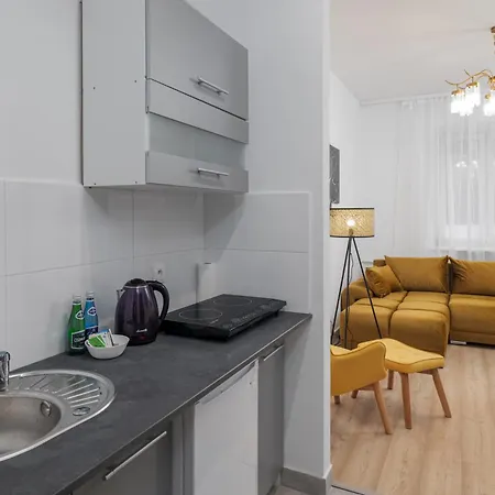 Poznanska 12 By Nyx * Varsovie